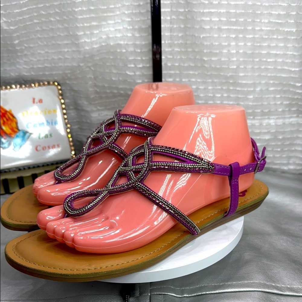 (S1) Fergalicious flat sandal with sapphire details, size 8.5